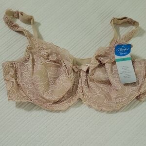 Cream Lace Underwire Bra with Molded Cups